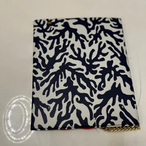 - Lily Pulitzer Chain Link Mail Treasure IPad Tablet Case - Picture 2 of 4